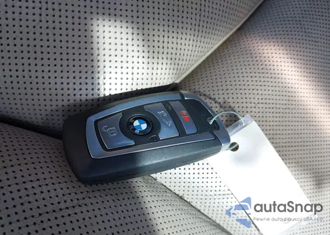 2012 BMW 750Li из США, поврежденный, VIN WBAKB8C55CC965123